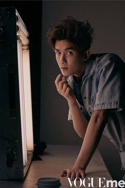 文艺男生生活照,光影交织的青春印象